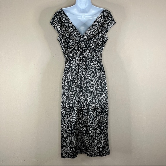 Size 8 Maggy London Black White Lace Print Satin Dress V Neck Event Party - Picture 7 of 12